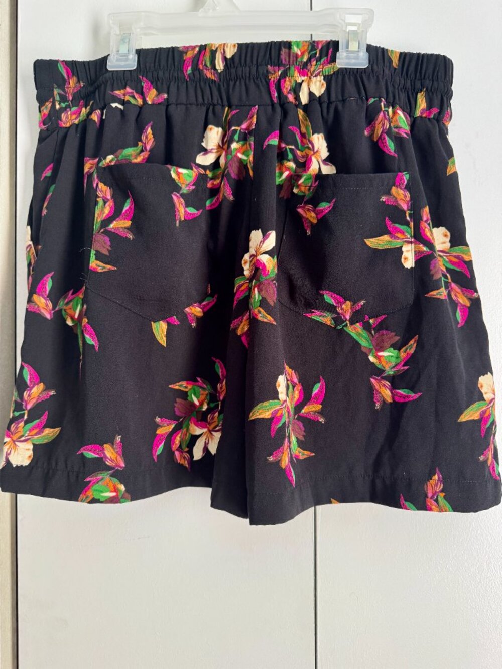 A New Day Black Floral Shorts Women's Large Pull On Summer Casual